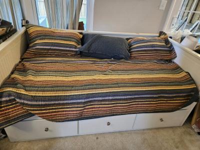 White daybed with 3 drawers expands to double bed - Thumbnail 6