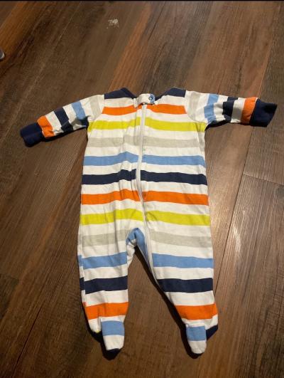 ten baby sleepers ranging in sizes 0 to 3 months - Thumbnail 7