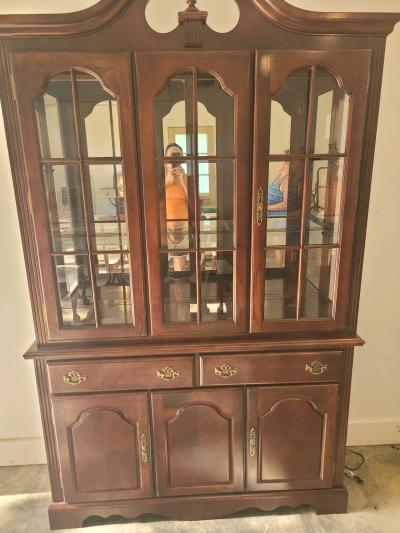 Dining Room set with China Hutch and Buffet table - Thumbnail 2