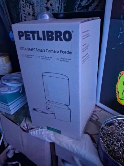 PETLIBRO automatic cat and dog feeder with builtin