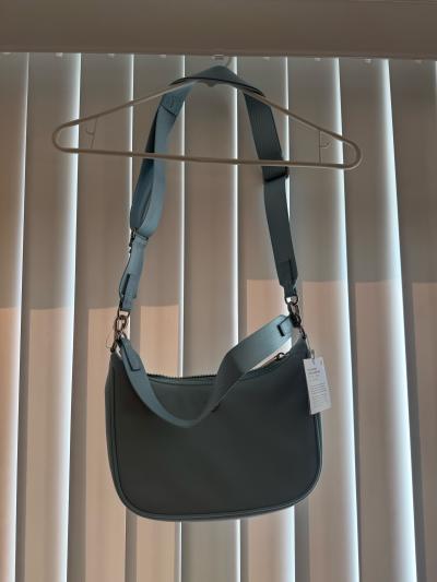 lululemon essential bag