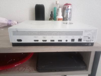 Microsoft Xbox one s used no controller or power cord - Thumbnail 3