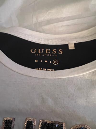 Guess lg T good condition - Thumbnail 3