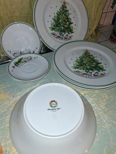Two Sets of Fine China Dishes - Thumbnail 10