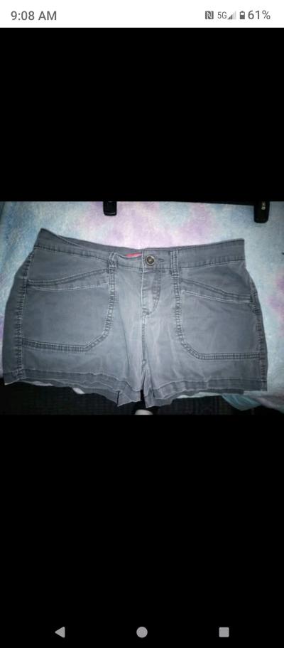 LIKE NEW UNIONBAY Juniors grey shade Size 11