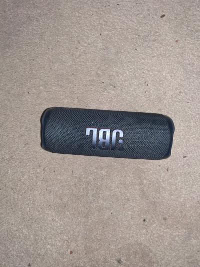jbl flip 6 bluetooth speaker loud clean bass with charger - Thumbnail 3