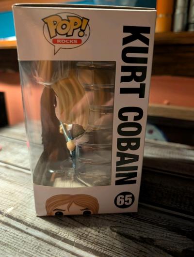Funko POP 65 Kurt Cobain - Thumbnail 3