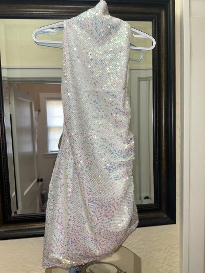 BRAND NEW WITH TAGS  WHITE SEQUIN WOMENS SIZE SMALL