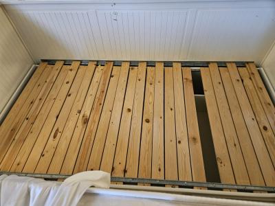 White daybed with 3 drawers expands to double bed - Thumbnail 10