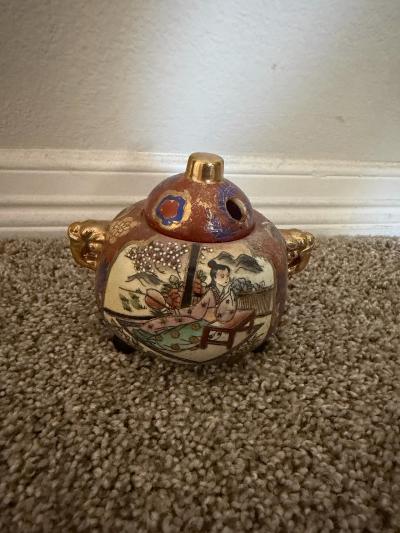 vintage base  collectibles and paintings - Thumbnail 3