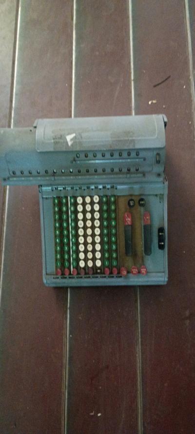 vintage 1930 marchant calculating machine