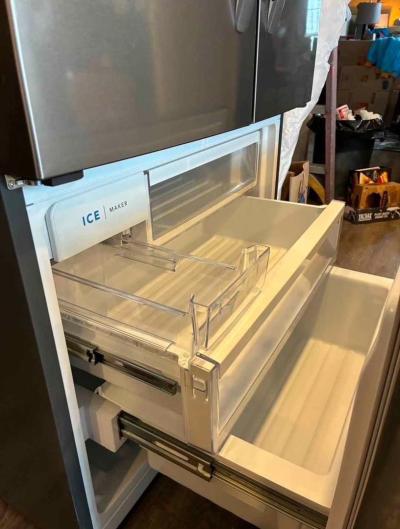 Frigidaire Refrigerator Neatly Used - Thumbnail 3