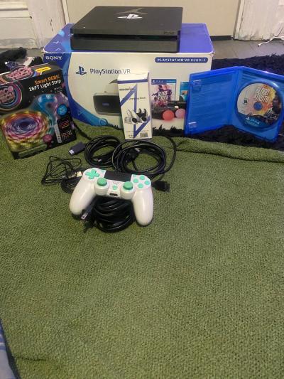 PS4 Slim 500GB  Complete PSVR Bundle Everything works perfec - Thumbnail 1
