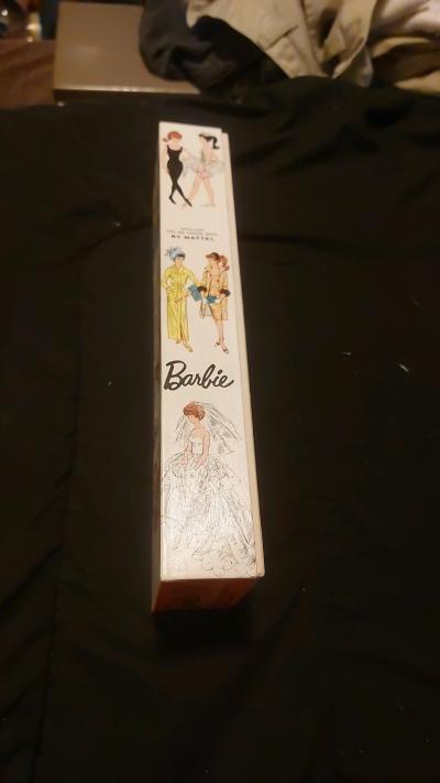 1961 bubble cut brunette barbie mint in package - Thumbnail 3