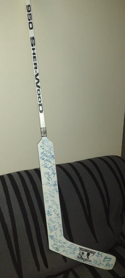 Blackhawks NHL hockey stick with autographs