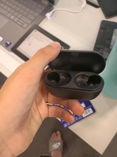 sony headphones need the money - Thumbnail 4