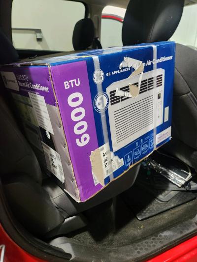 BRAND NEW GE 6000 BTU AC WINDOW UNIT - Thumbnail 3