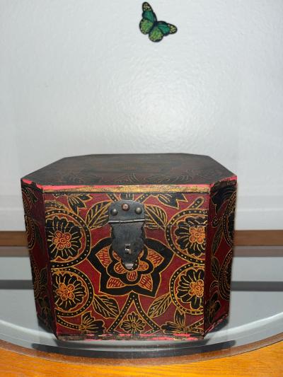 Hexagonal Hand Painted Trinket Box - Thumbnail 4