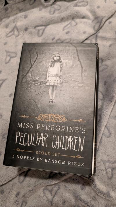 miss peregrines peculiar children book set - Thumbnail 3