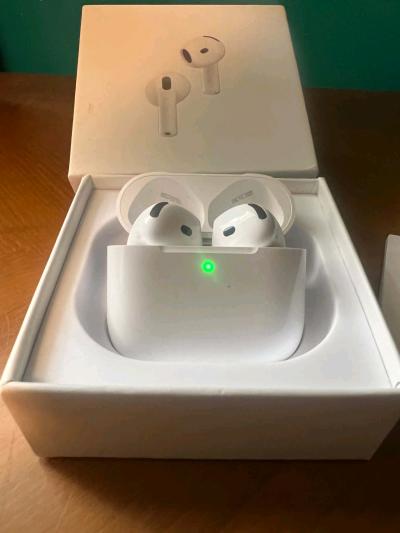 airpods 4 with ANC - Thumbnail 3