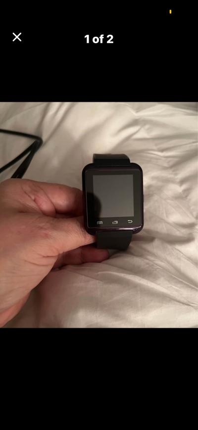 older style I watch great condition comes with charger - Thumbnail 6