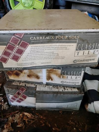 porcelain tiles 12x12 5boxes unopened - Thumbnail 2