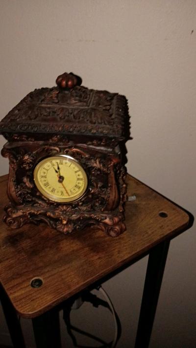 this is a Victorianstyle clock - Thumbnail 4