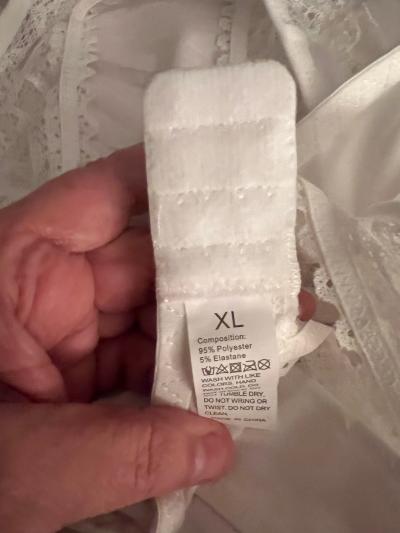 White bra lg never worn - Thumbnail 3