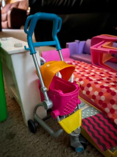 Barbie dream house with toys included - Thumbnail 11