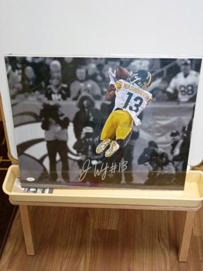 Signed NFL Football Player Photo Certified Autthinticity