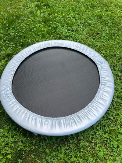 small trampoline for exercise only used a few times - Thumbnail 2