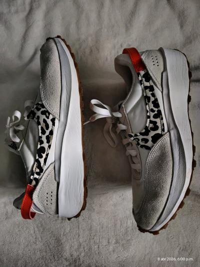 Womens Nike Waffle Debut sneakers with leopard print - Thumbnail 5