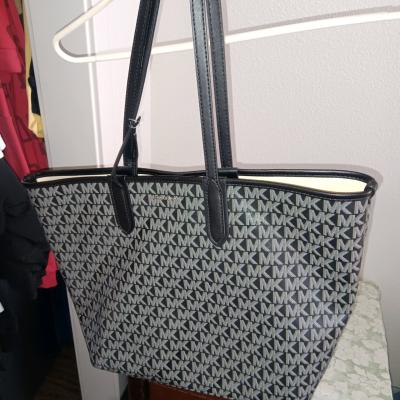 Micheal kors tote bag