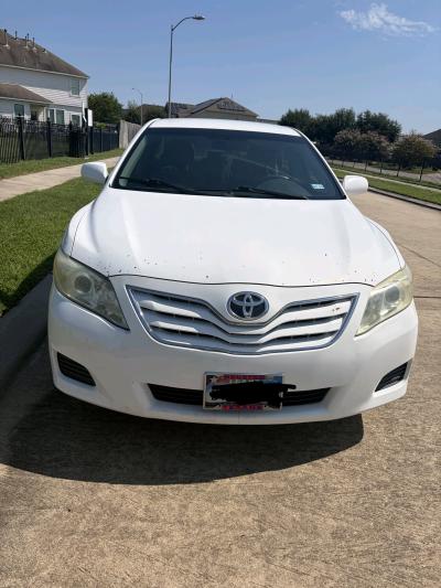 toyota camry 2010 156000 millas 3900 negogociable