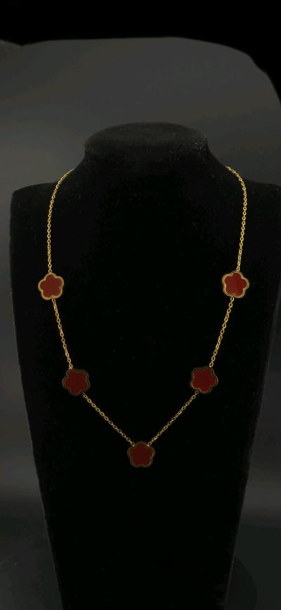 red clover stainless steel necklace 18 k plated