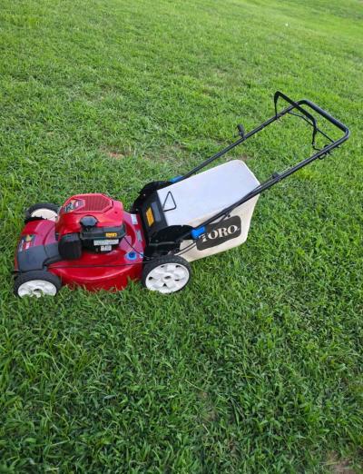 TORO 725HP selfpelropelled Mower - Thumbnail 3
