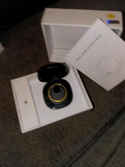 smart ring gold box open but never used still has everything