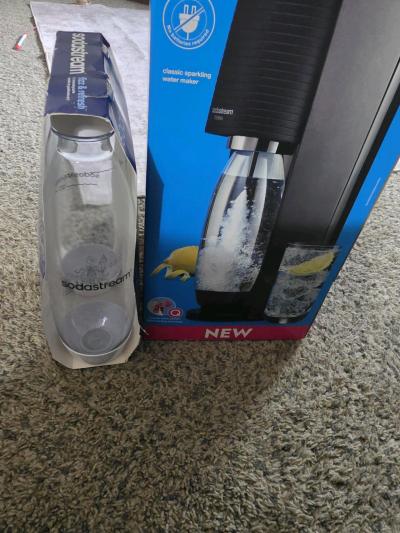 SodaStream Terra Sparkling Water Maker with 2 bottles includ - Thumbnail 4