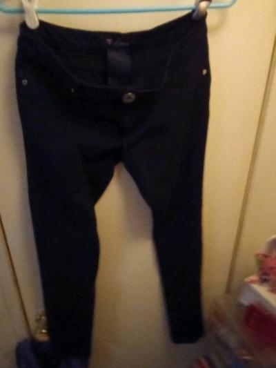 GUESS SKINNY LEG PANTS