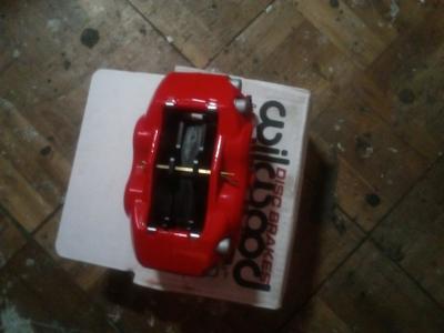 2 wilwood disc brake calipers red