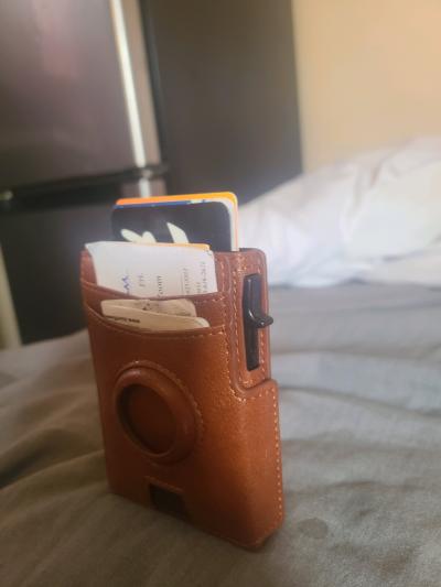 credit card holder pops up - Thumbnail 2