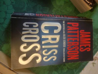 Hardcover novels books 5 each - Thumbnail 7