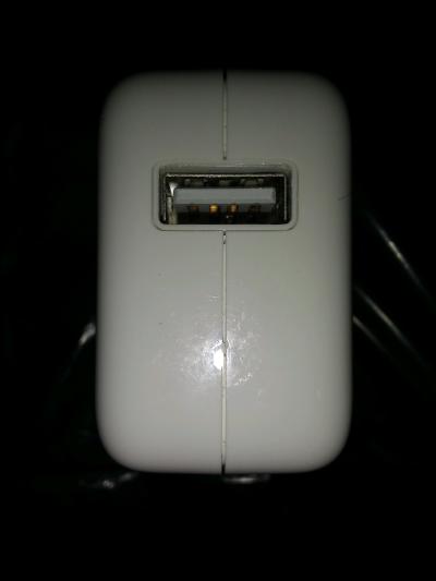 Apple 10W USB A Power Adapter - Thumbnail 3