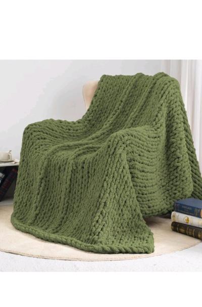 Chunky Knit Blanket Green 50x60 Inches NIB