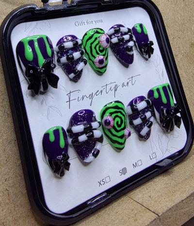 Handmade 3d Beetlejuice Press on Nails Sized Small - Thumbnail 3