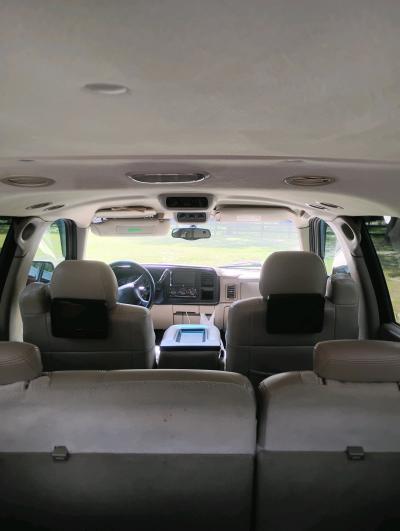 2002 Chevrolet Suburban - Thumbnail 4