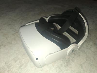 Meta Quest 2 128GB VR Headset Used - Thumbnail 2