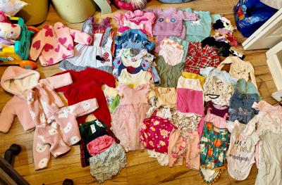 assorted baby girl clothes - Thumbnail 6
