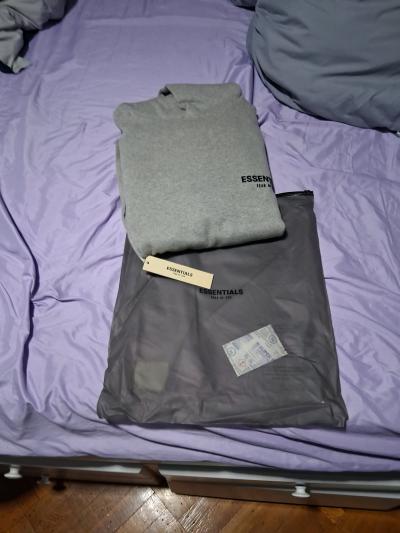 essentials fear of God hoodie size medium - Thumbnail 2