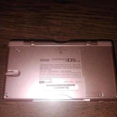 light pink Nintendo DS Lite good condition - Thumbnail 3